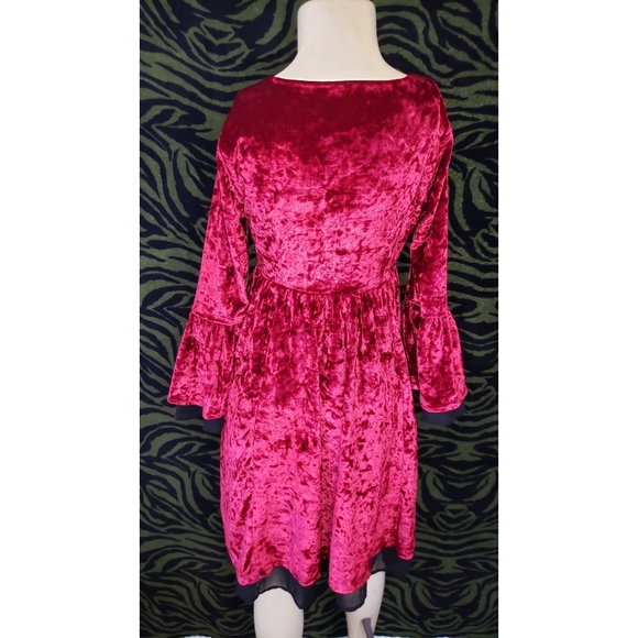 Velvet red black hook and eye dress - Picture 5 of 6